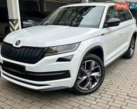 Белый Шкода Kodiaq, объемом двигателя 1.98 л и пробегом 70 тыс. км за 33900 $, фото 71 на Automoto.ua