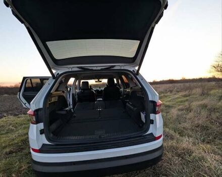 Белый Шкода Kodiaq, объемом двигателя 1.98 л и пробегом 100 тыс. км за 34000 $, фото 10 на Automoto.ua