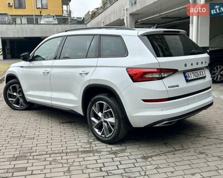 Белый Шкода Kodiaq, объемом двигателя 1.98 л и пробегом 70 тыс. км за 33900 $, фото 3 на Automoto.ua