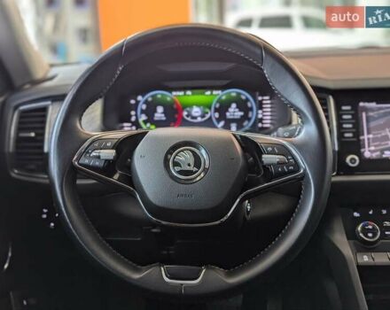 Белый Шкода Kodiaq, объемом двигателя 1.97 л и пробегом 80 тыс. км за 37500 $, фото 56 на Automoto.ua