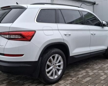 Білий Шкода Kodiaq, об'ємом двигуна 2 л та пробігом 242 тис. км за 22000 $, фото 1 на Automoto.ua
