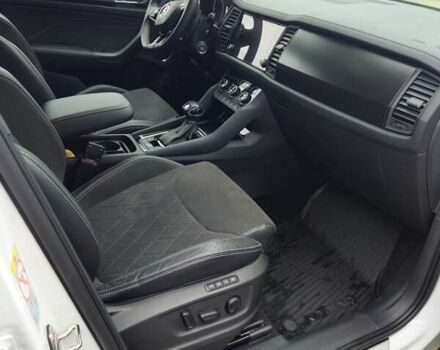 Белый Шкода Kodiaq, объемом двигателя 1.98 л и пробегом 44 тыс. км за 39000 $, фото 15 на Automoto.ua