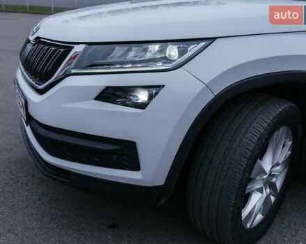 Білий Шкода Kodiaq, об'ємом двигуна 1.98 л та пробігом 100 тис. км за 34000 $, фото 8 на Automoto.ua