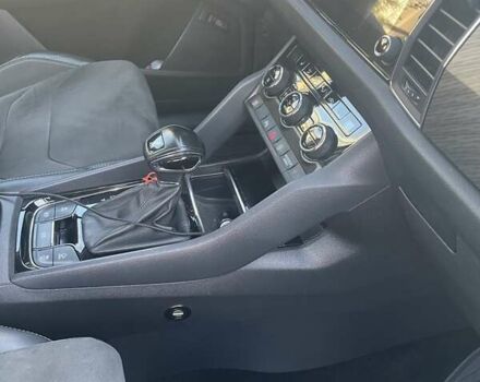 Белый Шкода Kodiaq, объемом двигателя 2 л и пробегом 78 тыс. км за 33999 $, фото 4 на Automoto.ua