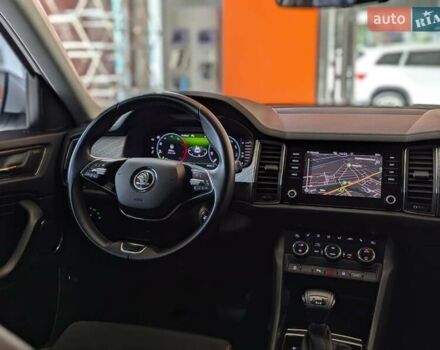 Белый Шкода Kodiaq, объемом двигателя 1.97 л и пробегом 80 тыс. км за 37500 $, фото 53 на Automoto.ua