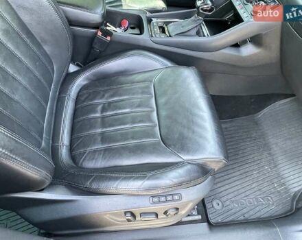 Белый Шкода Kodiaq, объемом двигателя 1.98 л и пробегом 106 тыс. км за 33500 $, фото 29 на Automoto.ua