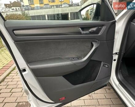 Белый Шкода Kodiaq, объемом двигателя 1.98 л и пробегом 70 тыс. км за 33900 $, фото 48 на Automoto.ua