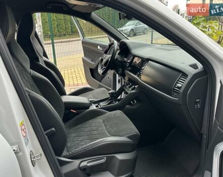 Белый Шкода Kodiaq, объемом двигателя 1.98 л и пробегом 70 тыс. км за 33900 $, фото 38 на Automoto.ua