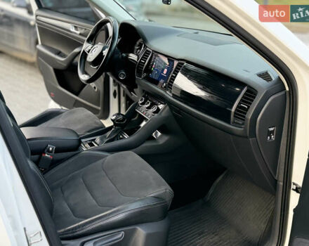 Білий Шкода Kodiaq, об'ємом двигуна 1.98 л та пробігом 197 тис. км за 22999 $, фото 43 на Automoto.ua