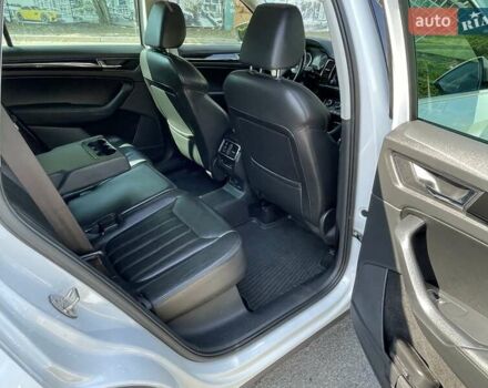Белый Шкода Kodiaq, объемом двигателя 1.98 л и пробегом 106 тыс. км за 33500 $, фото 21 на Automoto.ua