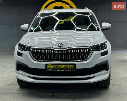 Шкода Kodiaq 2021 у Чернівцях на Automoto.ua Білий Шкода Kodiaq, об'ємом двигуна 1.97 л та пробігом 185 тис. км за 38000 $, фото 1 на Automoto.ua