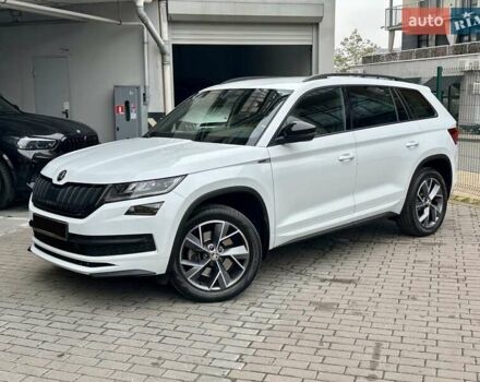 Білий Шкода Kodiaq, об'ємом двигуна 1.98 л та пробігом 70 тис. км за 33700 $, фото 5 на Automoto.ua