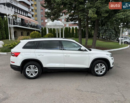 Белый Шкода Kodiaq, объемом двигателя 2 л и пробегом 94 тыс. км за 33900 $, фото 2 на Automoto.ua