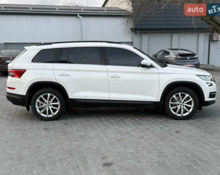Білий Шкода Kodiaq, об'ємом двигуна 1.98 л та пробігом 197 тис. км за 22999 $, фото 3 на Automoto.ua