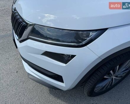 Белый Шкода Kodiaq, объемом двигателя 1.98 л и пробегом 104 тыс. км за 35300 $, фото 14 на Automoto.ua