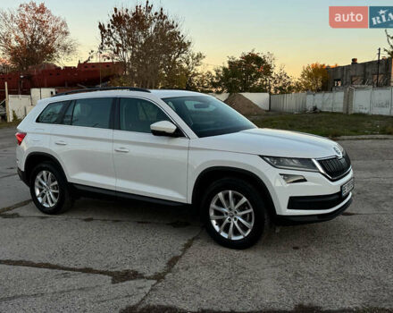Шкода Kodiaq 2021 у Миколаєві на Automoto.ua Білий Шкода Kodiaq, об'ємом двигуна 1.97 л та пробігом 174 тис. км за 31600 $, фото 4 на Automoto.ua