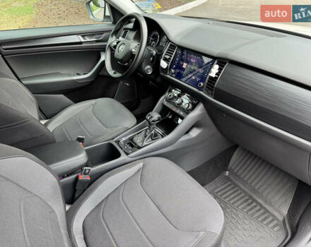 Белый Шкода Kodiaq, объемом двигателя 2 л и пробегом 94 тыс. км за 33900 $, фото 25 на Automoto.ua