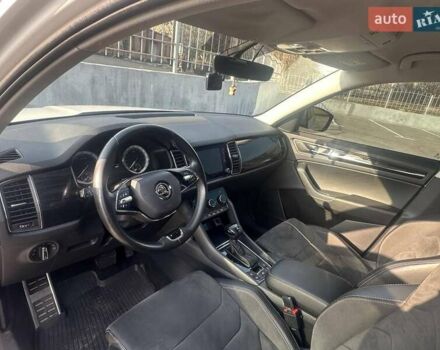 Білий Шкода Kodiaq, об'ємом двигуна 1.98 л та пробігом 195 тис. км за 23800 $, фото 6 на Automoto.ua