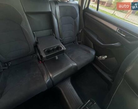 Белый Шкода Kodiaq, объемом двигателя 1.97 л и пробегом 159 тыс. км за 32500 $, фото 12 на Automoto.ua