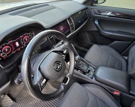 Белый Шкода Kodiaq, объемом двигателя 2 л и пробегом 200 тыс. км за 32000 $, фото 31 на Automoto.ua