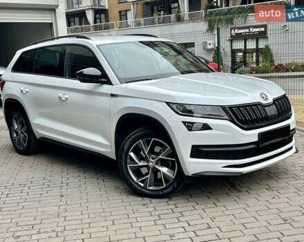 Белый Шкода Kodiaq, объемом двигателя 1.98 л и пробегом 70 тыс. км за 33900 $, фото 2 на Automoto.ua