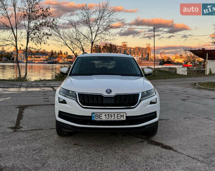 Шкода Kodiaq 2021 у Миколаєві на Automoto.ua Білий Шкода Kodiaq, об'ємом двигуна 1.97 л та пробігом 174 тис. км за 31600 $, фото 2 на Automoto.ua
