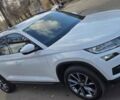 Белый Шкода Kodiaq, объемом двигателя 2 л и пробегом 200 тыс. км за 32000 $, фото 1 на Automoto.ua