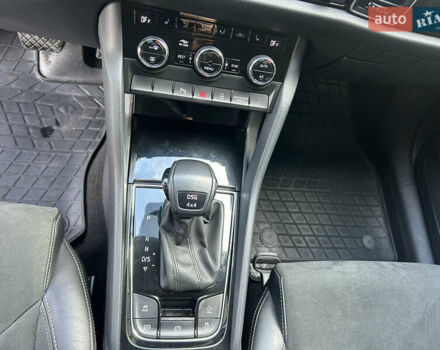 Белый Шкода Kodiaq, объемом двигателя 1.98 л и пробегом 57 тыс. км за 29500 $, фото 49 на Automoto.ua