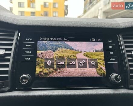 Білий Шкода Kodiaq, об'ємом двигуна 1.98 л та пробігом 70 тис. км за 33700 $, фото 68 на Automoto.ua