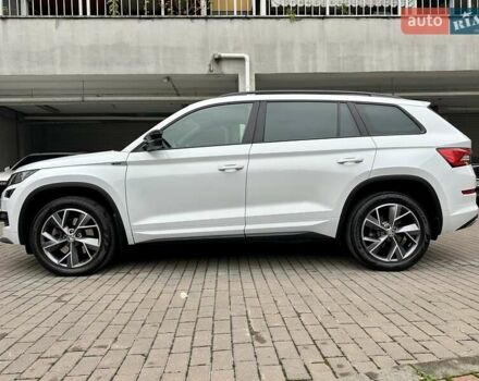 Белый Шкода Kodiaq, объемом двигателя 1.98 л и пробегом 70 тыс. км за 33900 $, фото 16 на Automoto.ua