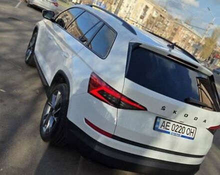 Белый Шкода Kodiaq, объемом двигателя 2 л и пробегом 200 тыс. км за 32000 $, фото 3 на Automoto.ua