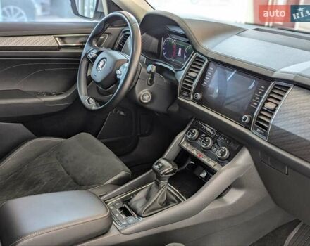 Белый Шкода Kodiaq, объемом двигателя 1.97 л и пробегом 80 тыс. км за 37500 $, фото 47 на Automoto.ua