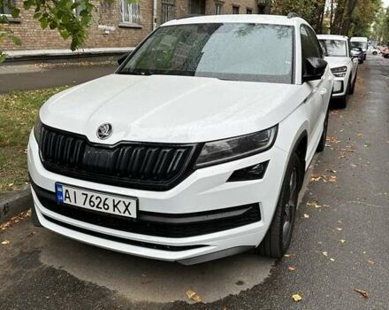 Шкода Kodiaq 2021 в Киеве на Automoto.ua Белый Шкода Kodiaq, объемом двигателя 1.98 л и пробегом 70 тыс. км за 35750 $, фото 1 на Automoto.ua