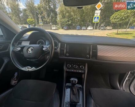 Белый Шкода Kodiaq, объемом двигателя 1.97 л и пробегом 163 тыс. км за 29500 $, фото 13 на Automoto.ua