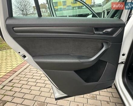 Білий Шкода Kodiaq, об'ємом двигуна 1.98 л та пробігом 70 тис. км за 33700 $, фото 49 на Automoto.ua