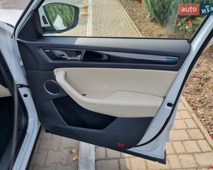 Белый Шкода Kodiaq, объемом двигателя 1.97 л и пробегом 185 тыс. км за 37500 $, фото 43 на Automoto.ua