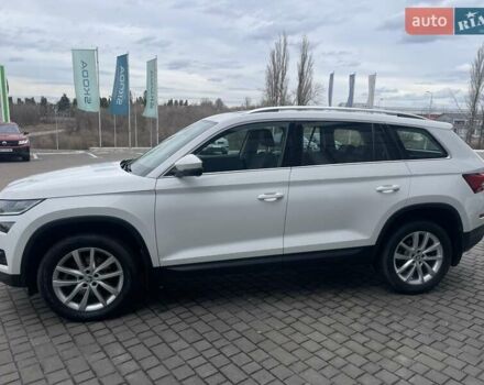 Белый Шкода Kodiaq, объемом двигателя 1.97 л и пробегом 57 тыс. км за 33500 $, фото 14 на Automoto.ua