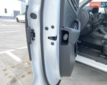 Белый Шкода Kodiaq, объемом двигателя 1.98 л и пробегом 77 тыс. км за 38900 $, фото 13 на Automoto.ua