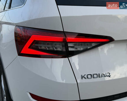 Білий Шкода Kodiaq, об'ємом двигуна 1.98 л та пробігом 197 тис. км за 22999 $, фото 18 на Automoto.ua