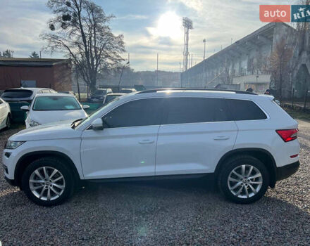 Білий Шкода Kodiaq, об'ємом двигуна 2 л та пробігом 242 тис. км за 23500 $, фото 4 на Automoto.ua