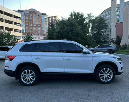 Белый Шкода Kodiaq, объемом двигателя 1.98 л и пробегом 57 тыс. км за 26500 $, фото 6 на Automoto.ua