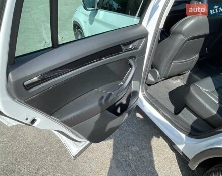Білий Шкода Kodiaq, об'ємом двигуна 1.98 л та пробігом 106 тис. км за 34999 $, фото 18 на Automoto.ua