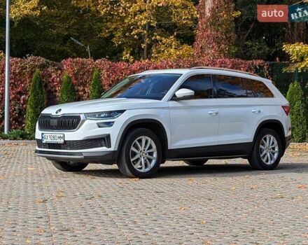 Белый Шкода Kodiaq, объемом двигателя 1.97 л и пробегом 80 тыс. км за 37500 $, фото 2 на Automoto.ua