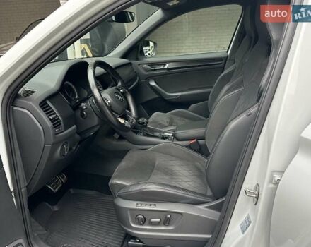 Білий Шкода Kodiaq, об'ємом двигуна 1.98 л та пробігом 70 тис. км за 33700 $, фото 33 на Automoto.ua