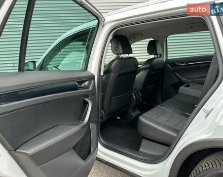 Белый Шкода Kodiaq, объемом двигателя 2 л и пробегом 199 тыс. км за 26750 $, фото 88 на Automoto.ua