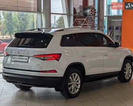 Белый Шкода Kodiaq, объемом двигателя 1.97 л и пробегом 80 тыс. км за 37500 $, фото 33 на Automoto.ua