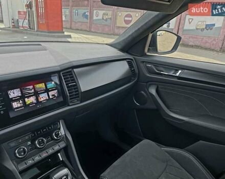 Белый Шкода Kodiaq, объемом двигателя 1.98 л и пробегом 113 тыс. км за 37300 $, фото 27 на Automoto.ua