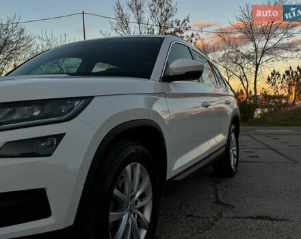 Шкода Kodiaq 2021 у Миколаєві на Automoto.ua Білий Шкода Kodiaq, об'ємом двигуна 1.97 л та пробігом 174 тис. км за 31600 $, фото 5 на Automoto.ua