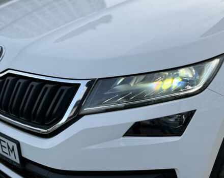 Білий Шкода Kodiaq, об'ємом двигуна 1.98 л та пробігом 197 тис. км за 22999 $, фото 9 на Automoto.ua