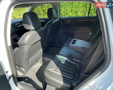 Білий Шкода Kodiaq, об'ємом двигуна 1.98 л та пробігом 106 тис. км за 34999 $, фото 7 на Automoto.ua